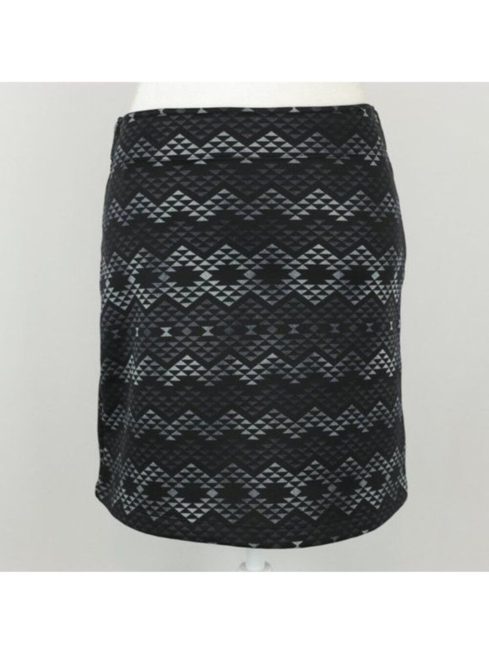 Athleta Wander Women's Small Black White Midweight Fleece Activewear Mini Skirt